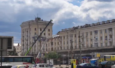  The multi-story residential building on 1 Voksalna Square, Dnipro (from the side of the Railway station)